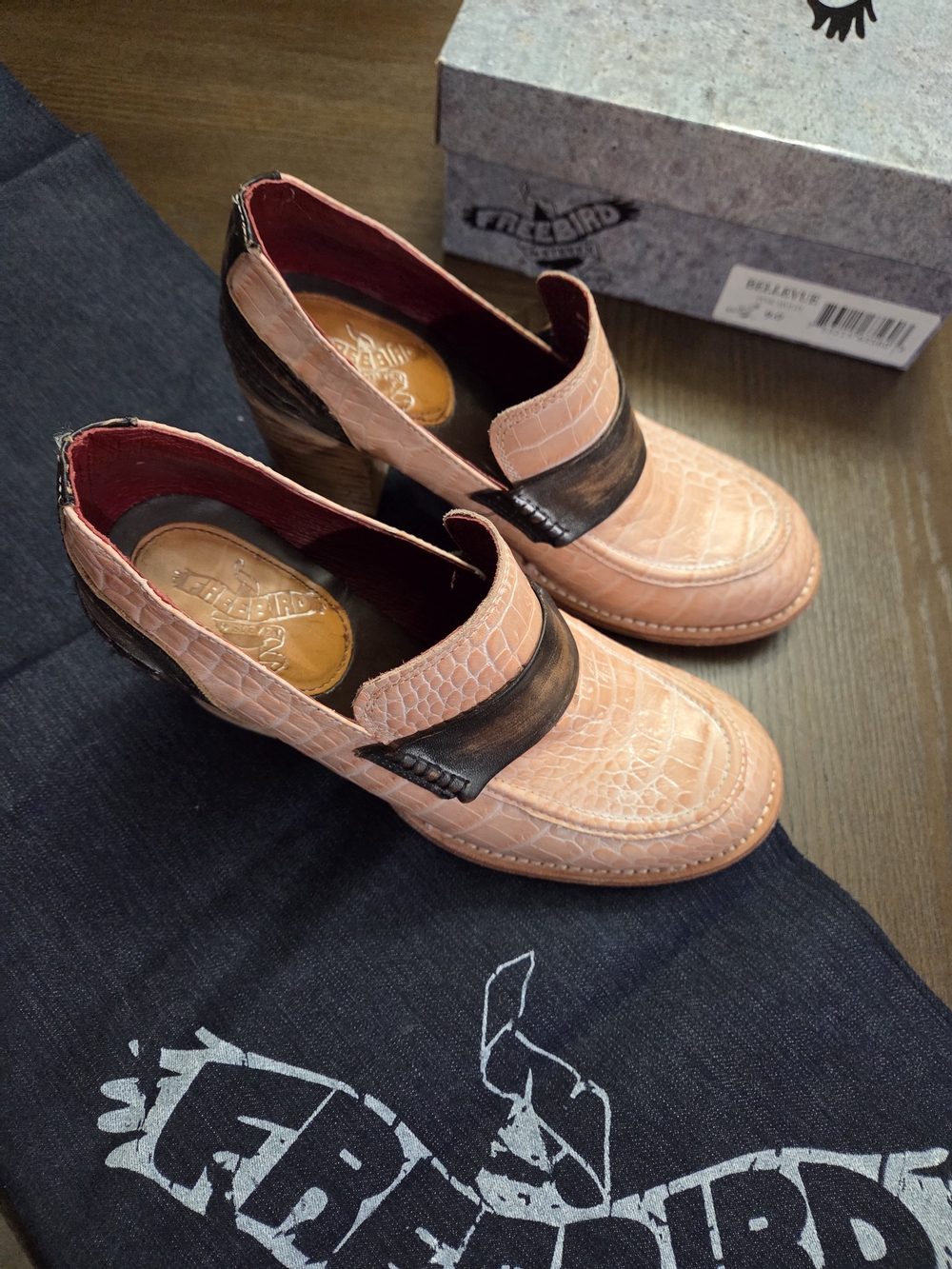 Freebird by Steven Peach Croc-Embossed Loafer Women's Size 9